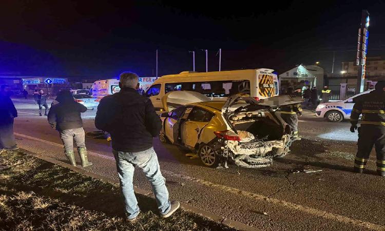 batmanda trafik kazasinda 5 yarali YaIqlQW7